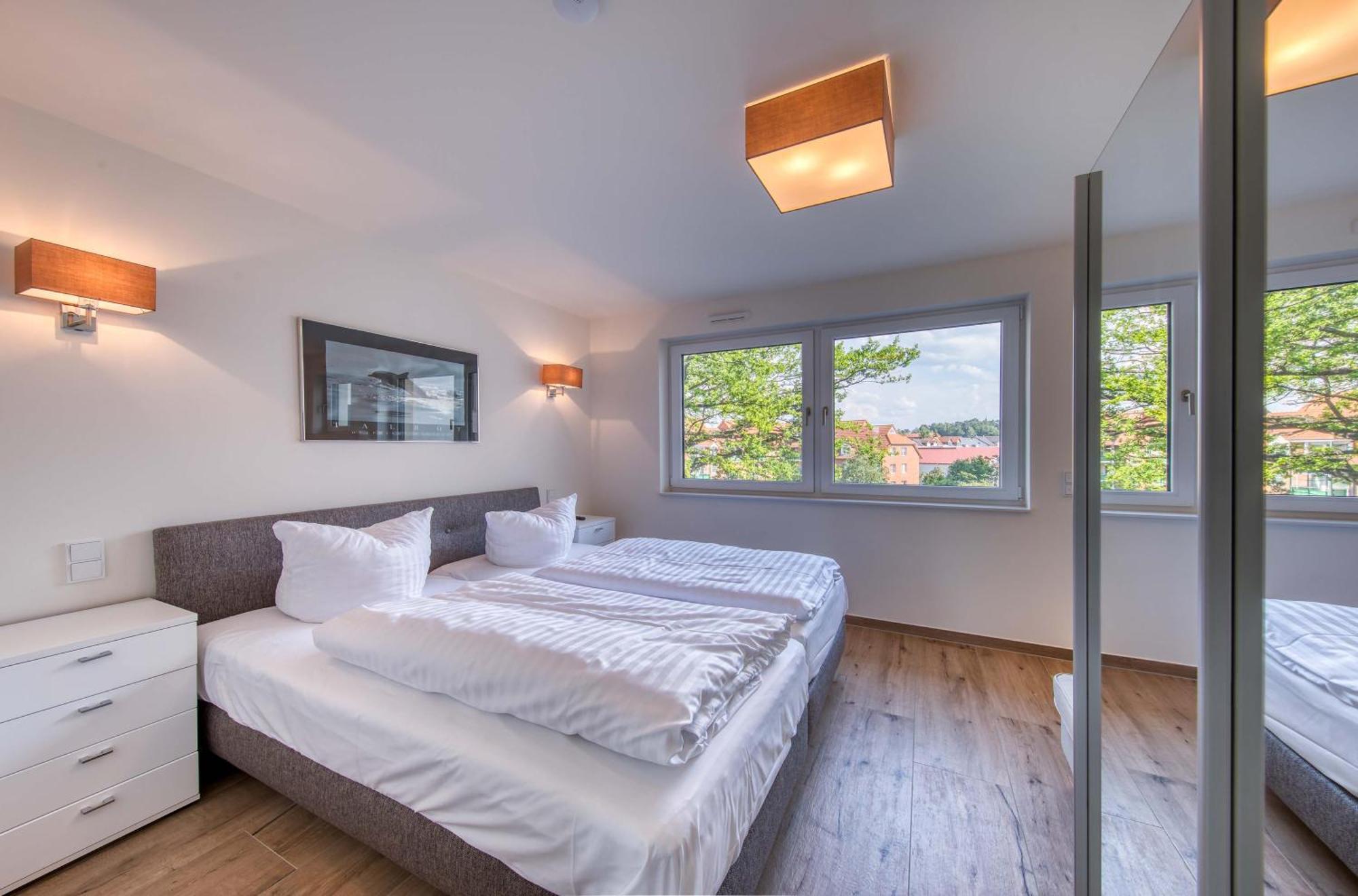 Mueritz Utkiek - Apartment Mit Seeblick & Balkon In Der Hafenresidenz Waren  Ngoại thất bức ảnh