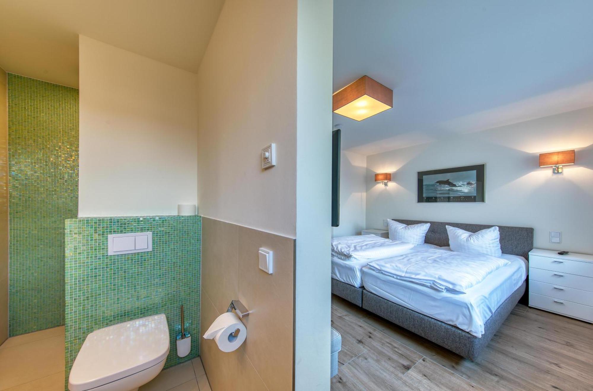 Mueritz Utkiek - Apartment Mit Seeblick & Balkon In Der Hafenresidenz Waren  Ngoại thất bức ảnh