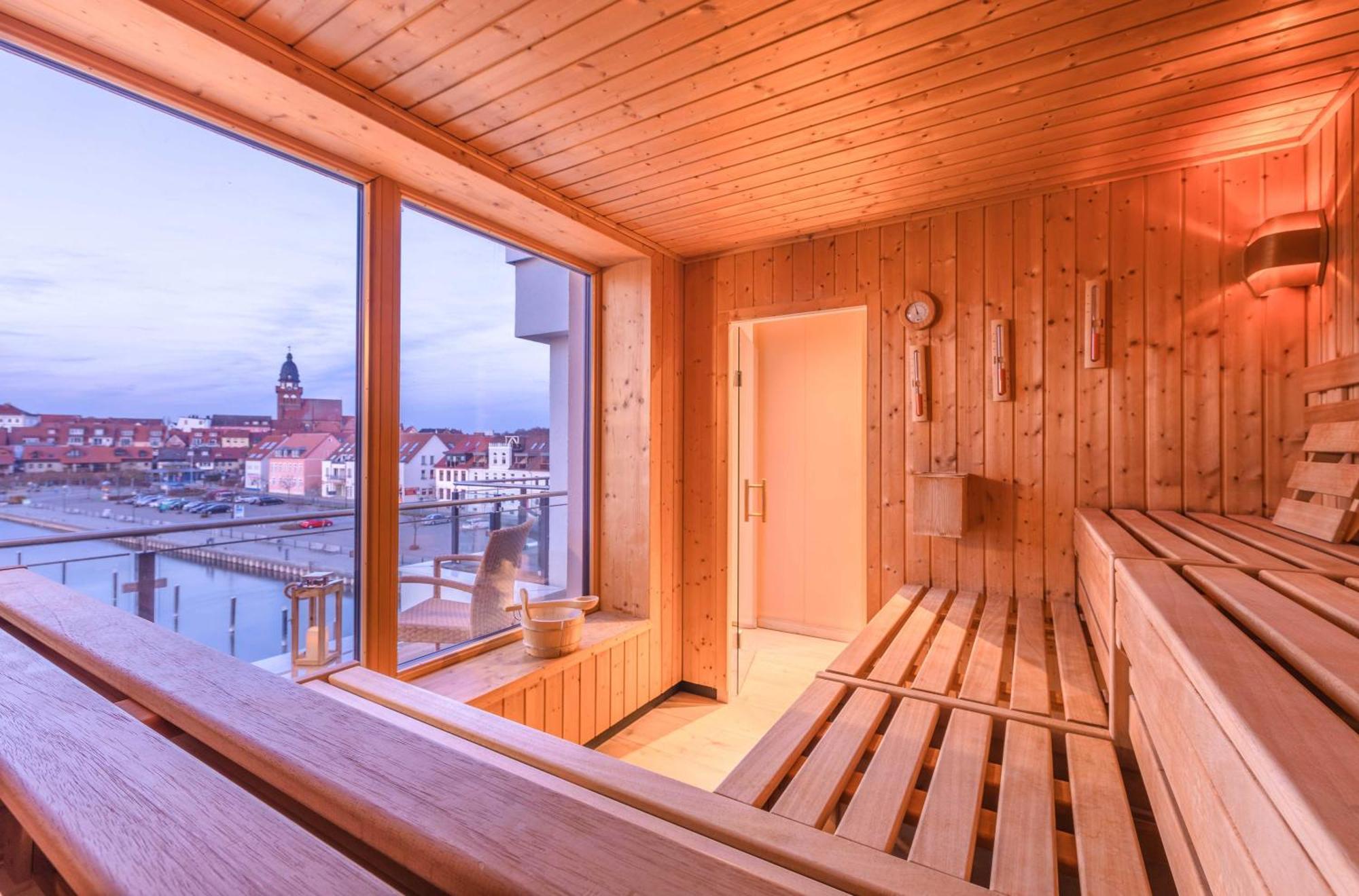 Mueritz Utkiek - Apartment Mit Seeblick & Balkon In Der Hafenresidenz Waren  Ngoại thất bức ảnh