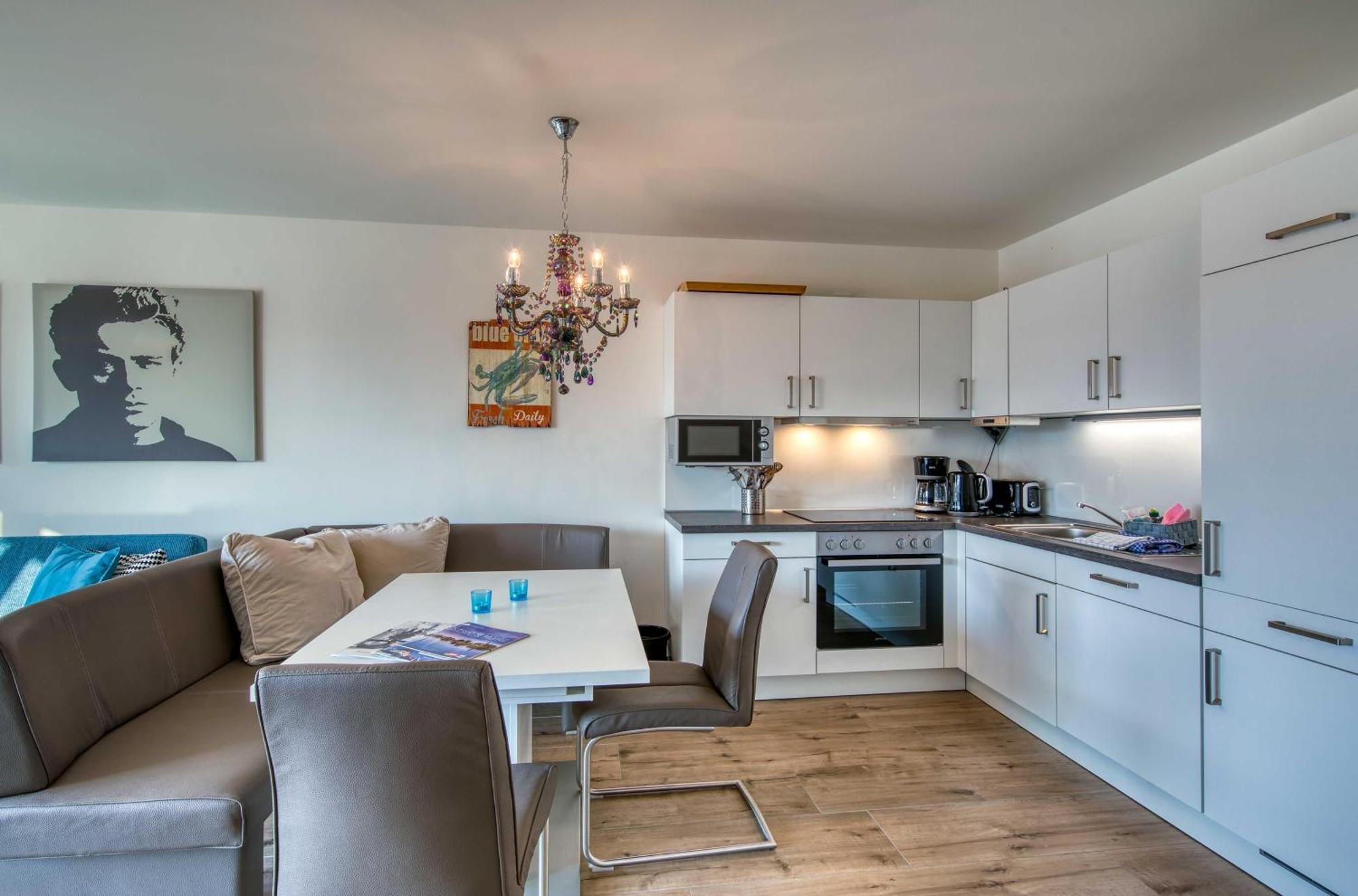 Mueritz Utkiek - Apartment Mit Seeblick & Balkon In Der Hafenresidenz Waren  Ngoại thất bức ảnh