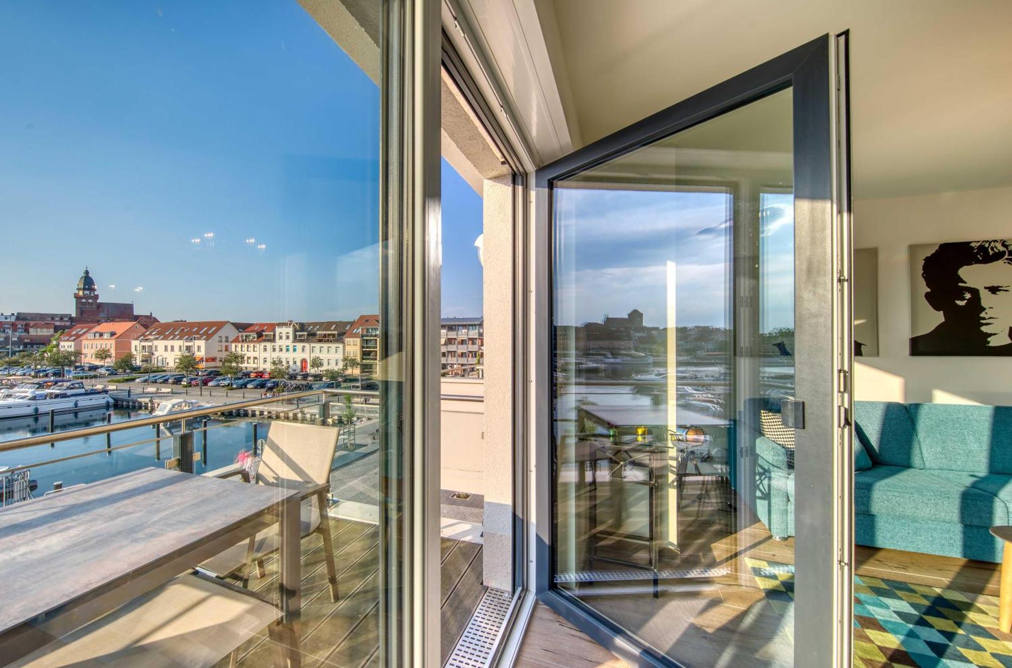 Mueritz Utkiek - Apartment Mit Seeblick & Balkon In Der Hafenresidenz Waren  Ngoại thất bức ảnh